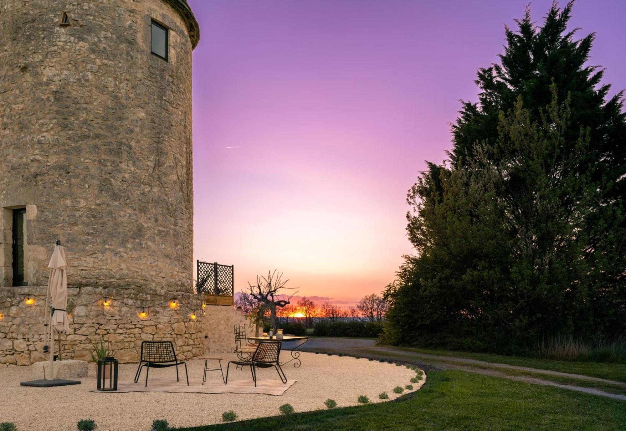 Enchanting Windmill Retreat Loubes-Bernac Exterior foto